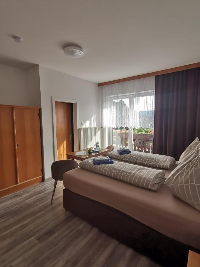 Haus Bergblick Fruehstueckspension Oberort Eksteriør billede